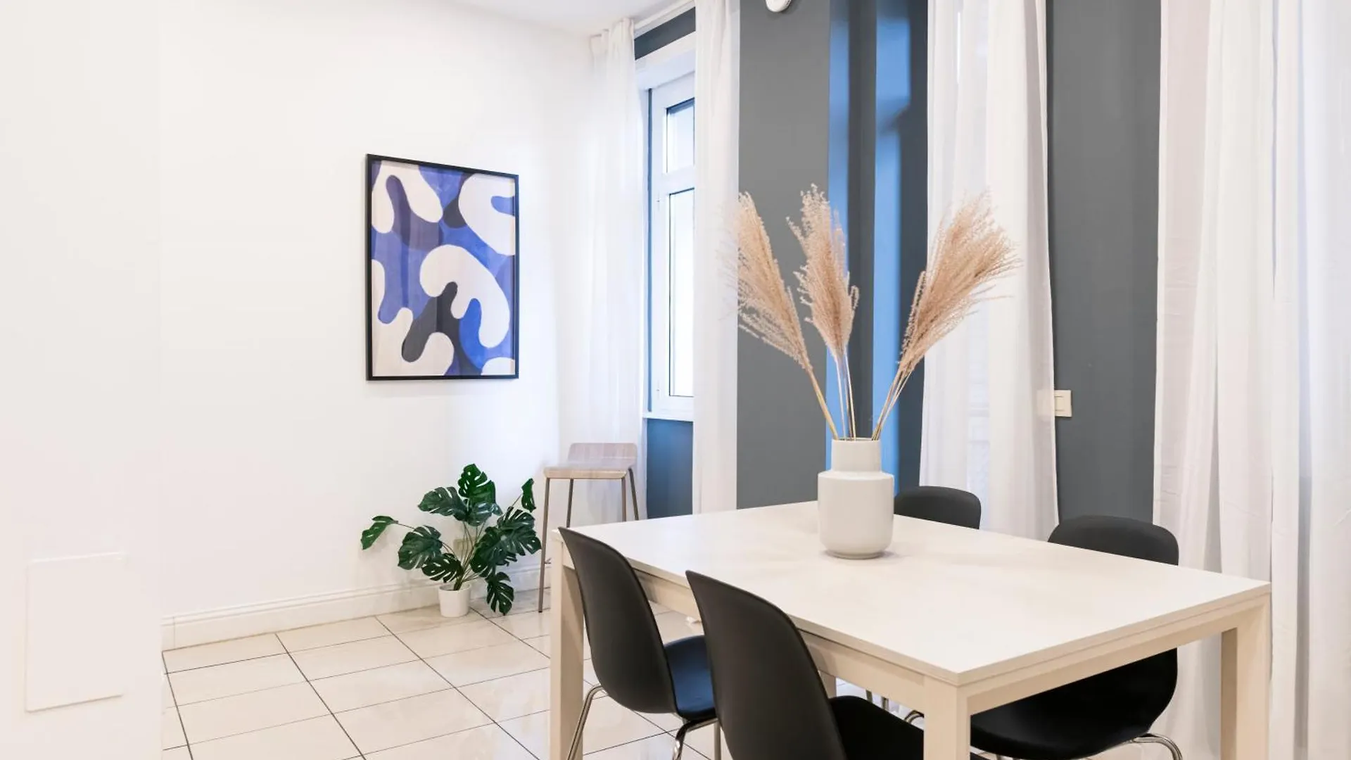 Easylife - Elegante E Rifinito Appartamento Vista Duomo In Piazza San Babila Milano Italien