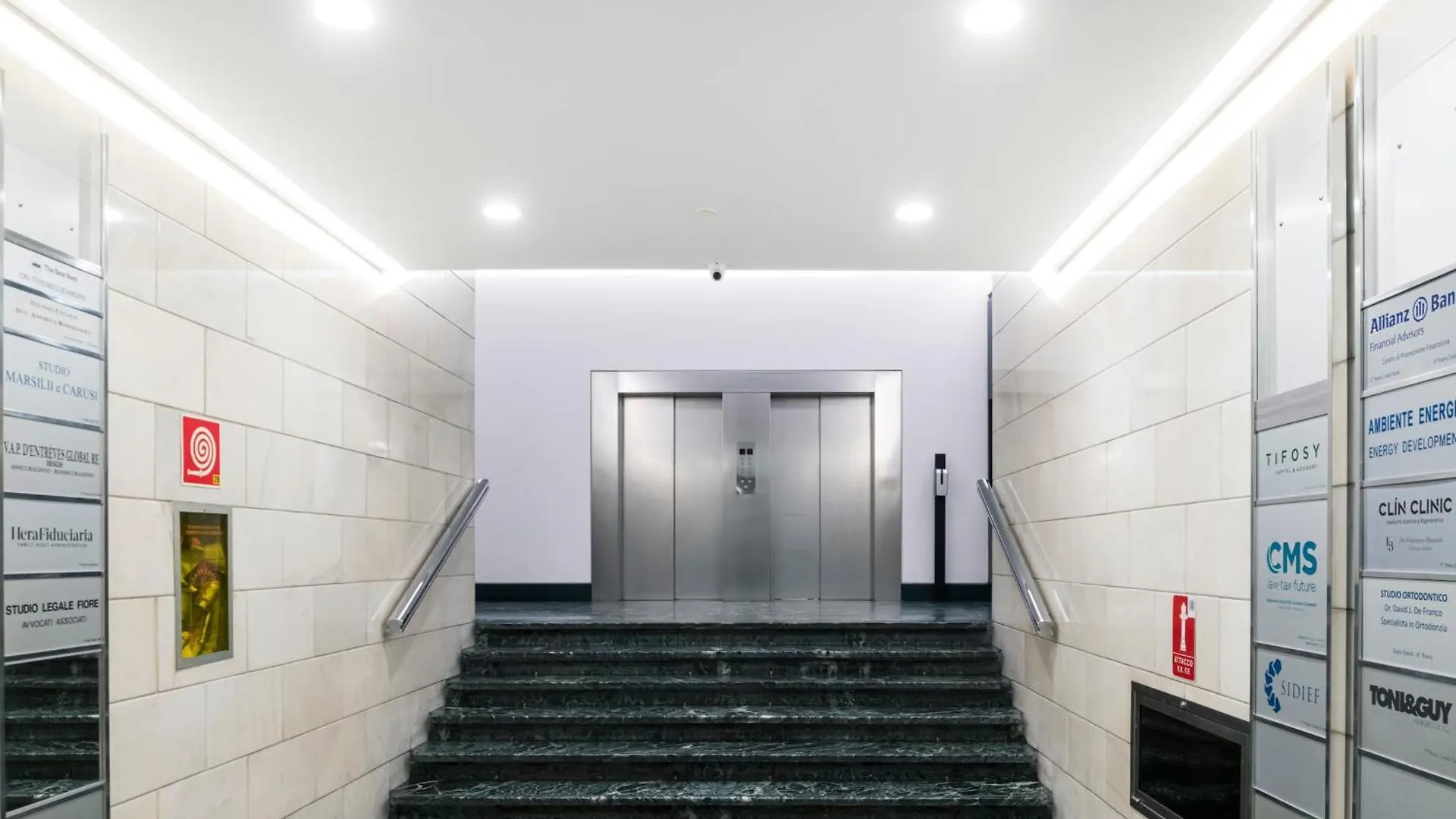 Easylife - Elegante E Rifinito Appartamento Vista Duomo In Piazza San Babila Milano 0*,  Italien