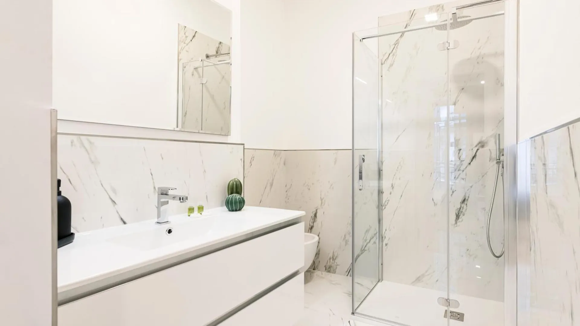 Lejlighed Easylife - Elegante E Rifinito Appartamento Vista Duomo In Piazza San Babila Milano Italien