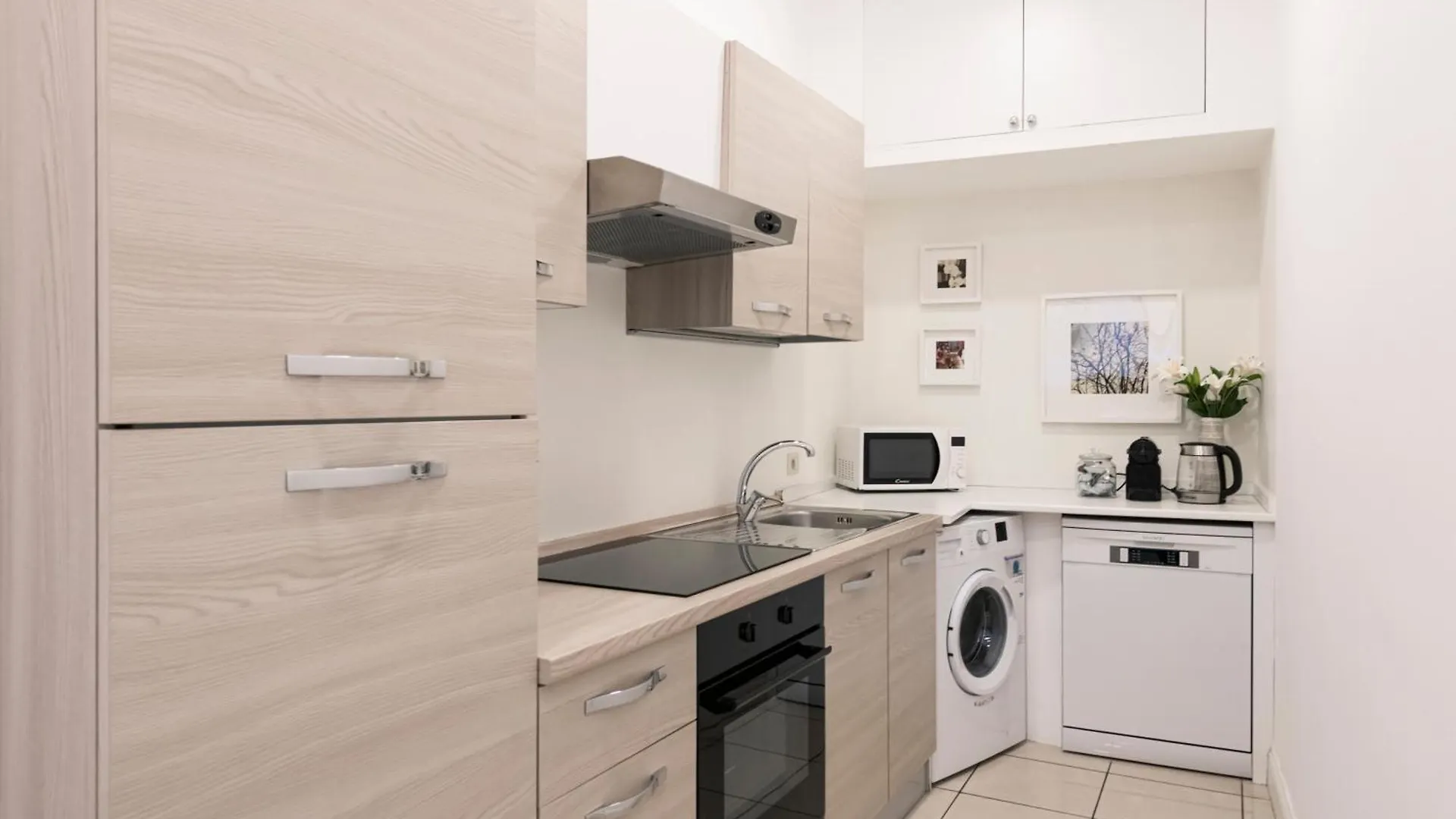 Easylife - Elegante E Rifinito Appartamento Vista Duomo In Piazza San Babila Milano Italien